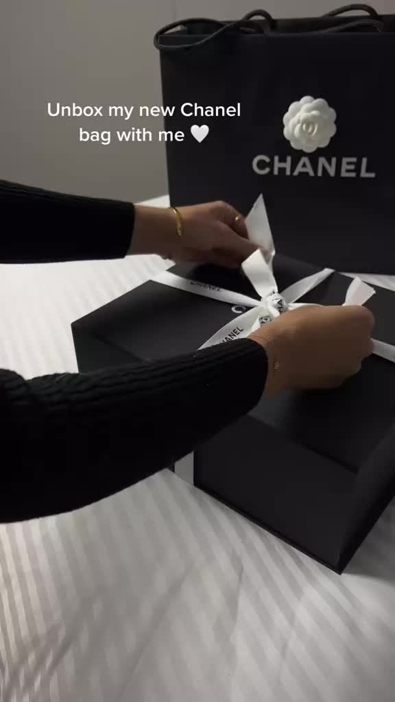 unboxing my chanel precision bag!!!!!!! #chanel #unboxing #chanelbag